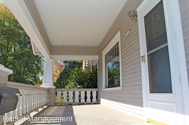Foto del edificio - 4 br, 2 bath House - 3535 SE Stark St