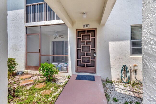 Foto del edificio - 14895 Builtmore Way
