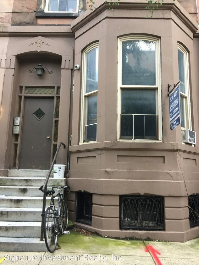 Primary Photo - 2226 Spruce St