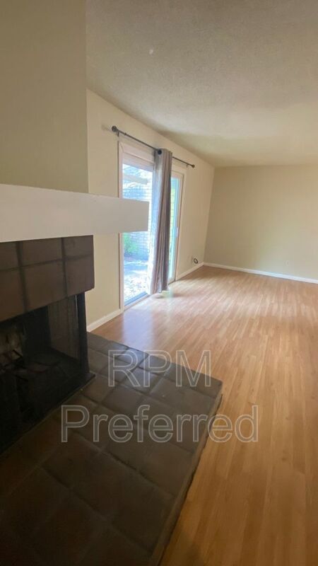 Foto del edificio - 9532 Windswept Ln