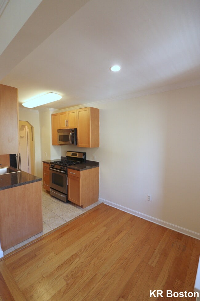 Building Photo - 20 Brattle St