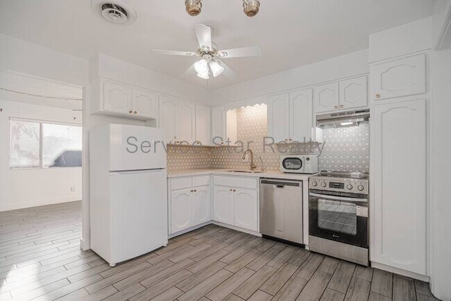 Foto del edificio - 518 E Huntington Dr