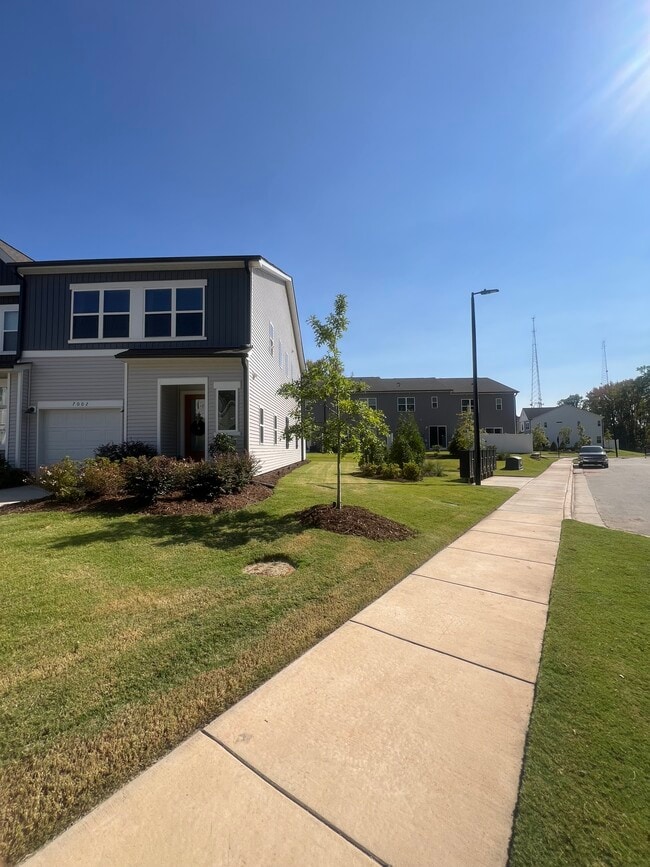 Building Photo - 7002 Fairmile Run