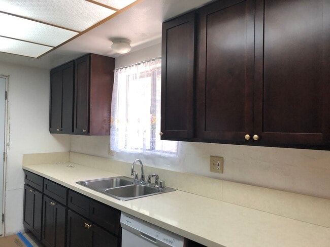 Foto del edificio - 888 Ponderosa Dr