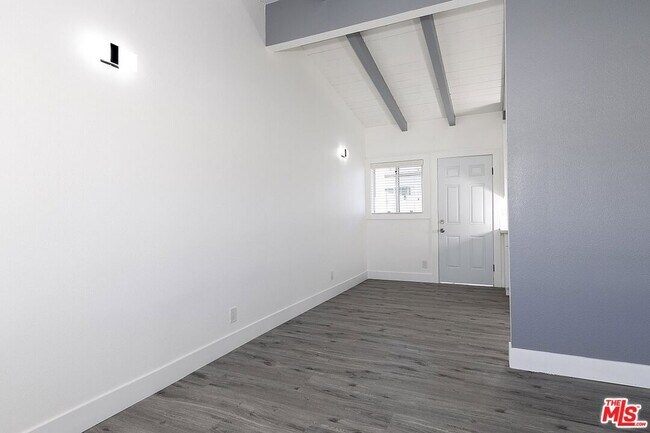 Foto del edificio - 11132 Montecito Dr