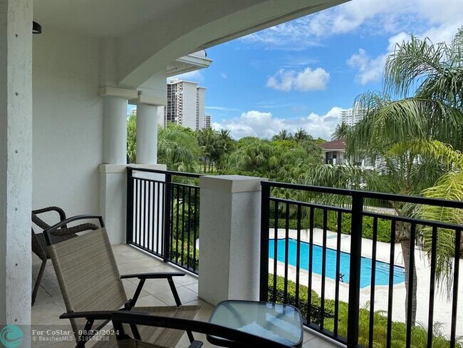 Foto del edificio - 3205 NE 184th St