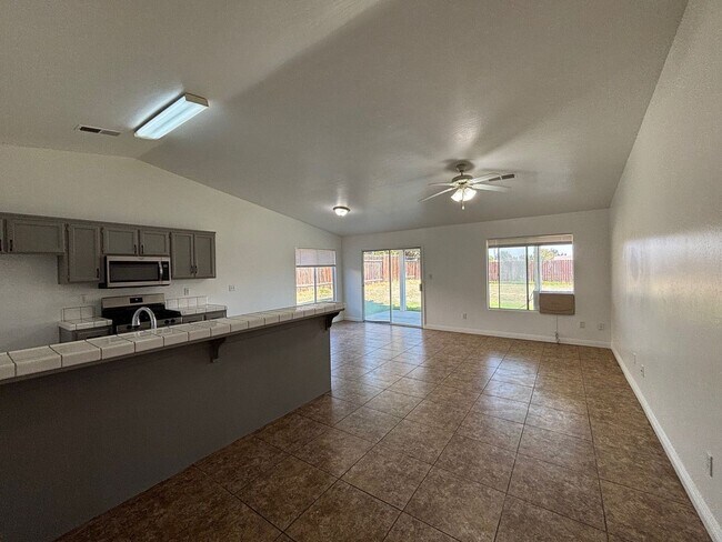 Foto del edificio - Single Family Home