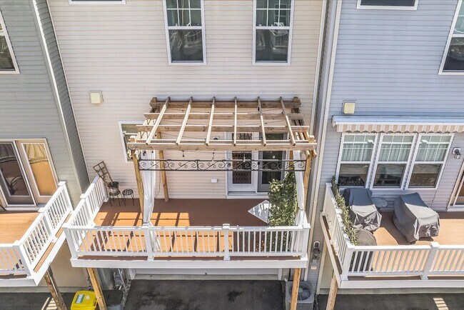 Building Photo - 1137 Red Hawk Way