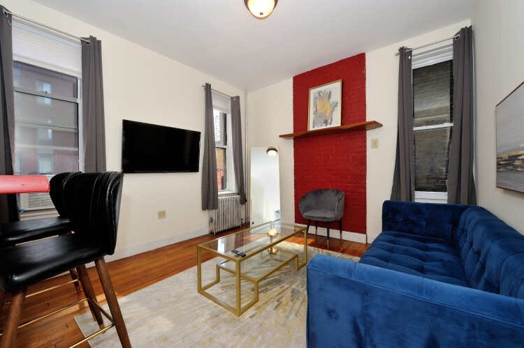 Foto principal - 300 E 92nd St