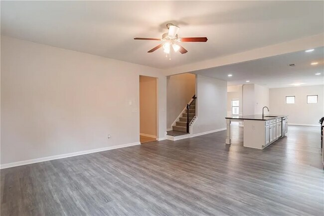 Foto del edificio - 3443 Woodshade Dr