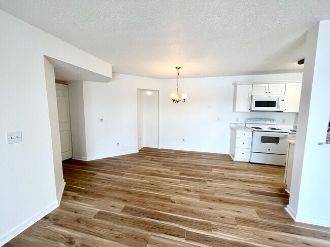 Foto del edificio - 8791 Chandler Dr