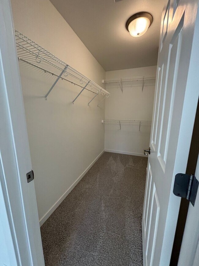 Foto del edificio - 3 Bedroom 3 Bathroom Townhomes
