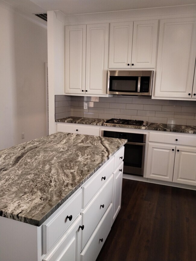 Building Photo - 10223 Alderman Dr