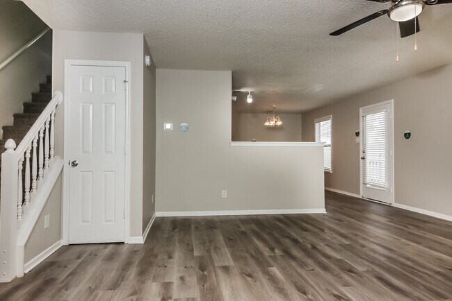 Building Photo - 936 Brookstone Dr