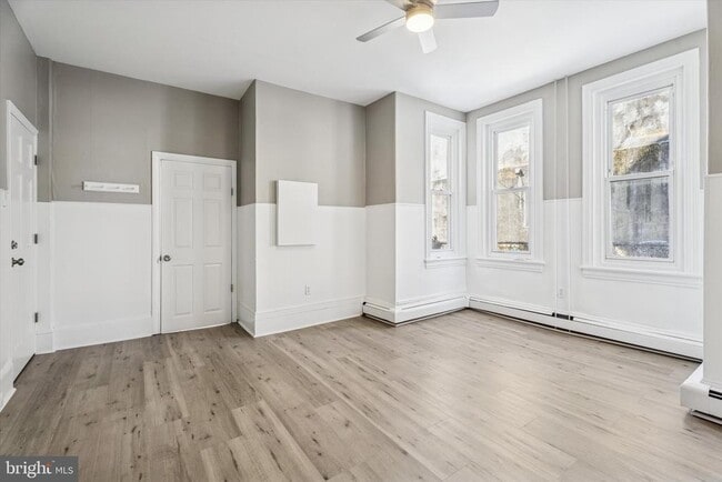 Building Photo - 210 2nd Ave