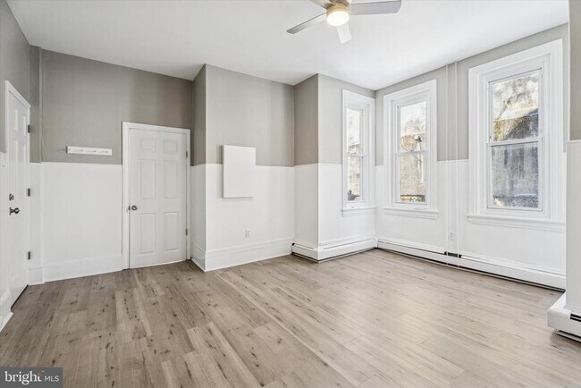 Foto del edificio - 210 2nd Ave