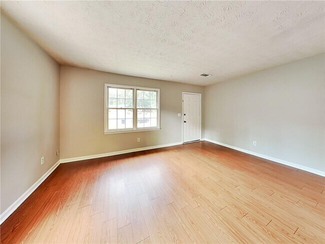 Foto del edificio - 448 Charleston Ln