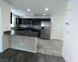 Building Photo - 1051 Admiral Emblem St
