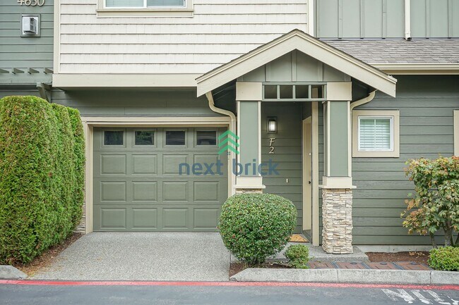 Foto del edificio - 4 Bed and 2.5 Bath Beautiful Condo is Avai...
