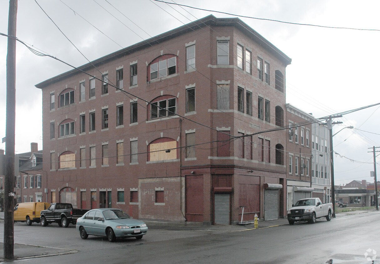 Building Photo - 55 Newbury St