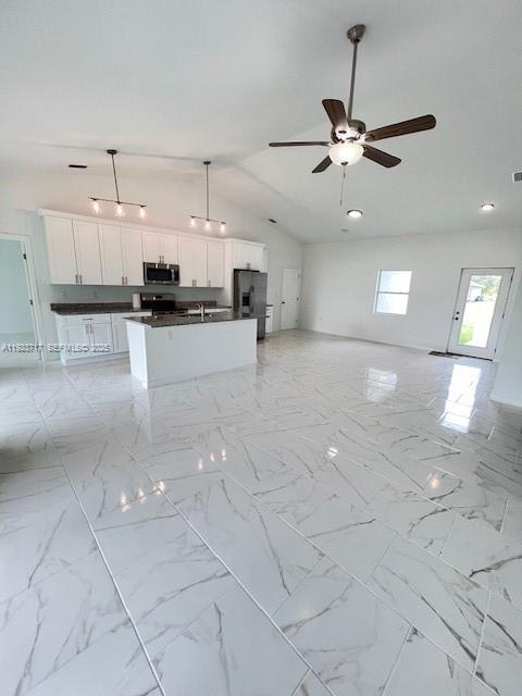 Foto del edificio - 475 Sunset Rd N