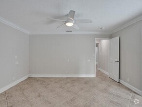 Building Photo - 1418 NE 56th Ct