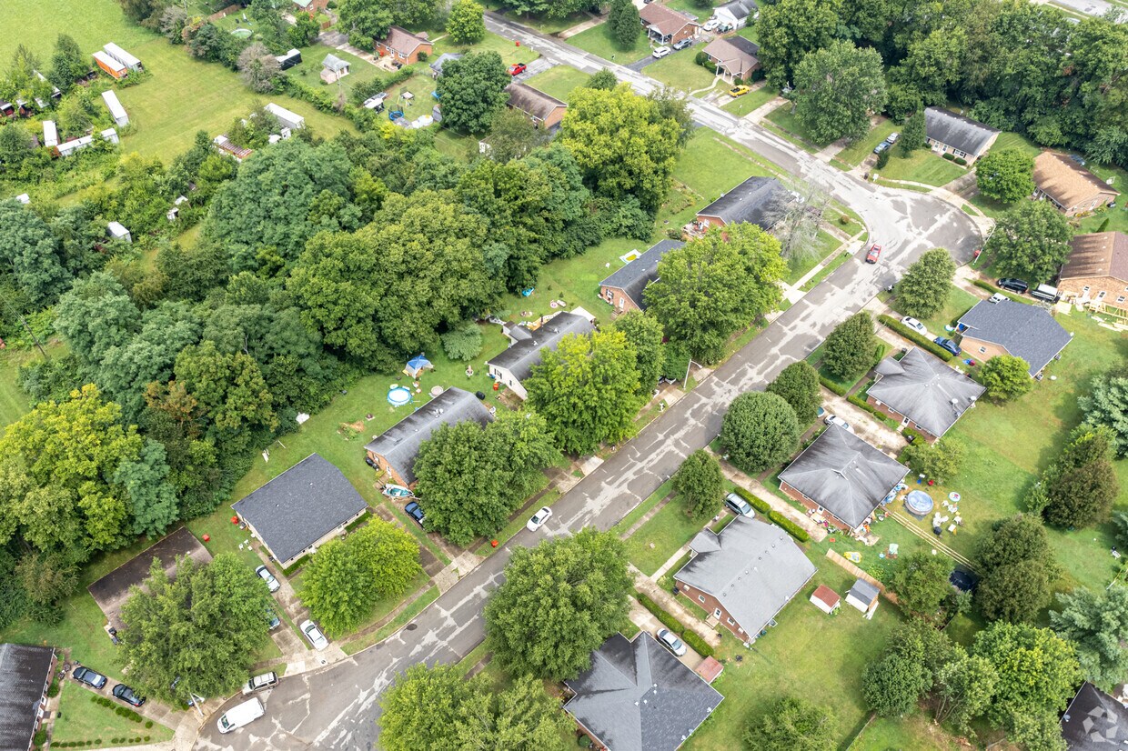 Primary Photo - 301-345 Garden Park Dr