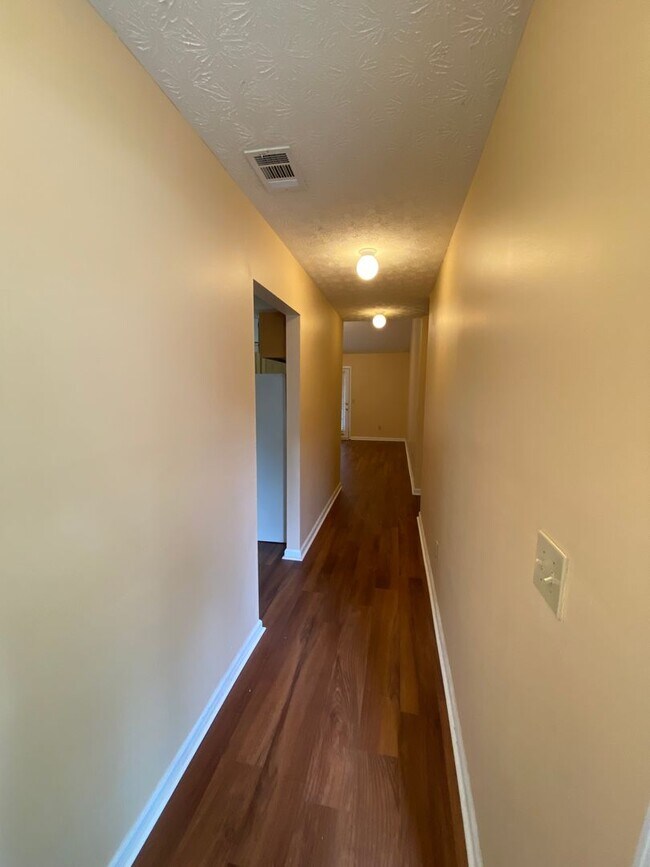 Foto del edificio - Harmon Duplex - Available Now!