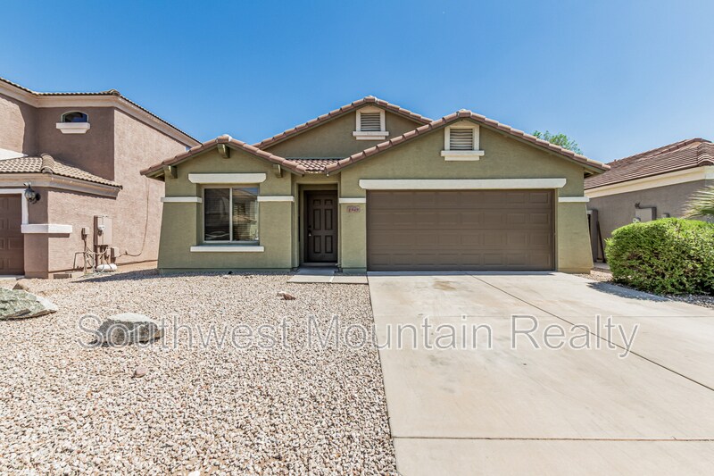 Foto principal - 1949 W Vineyard Plains Dr
