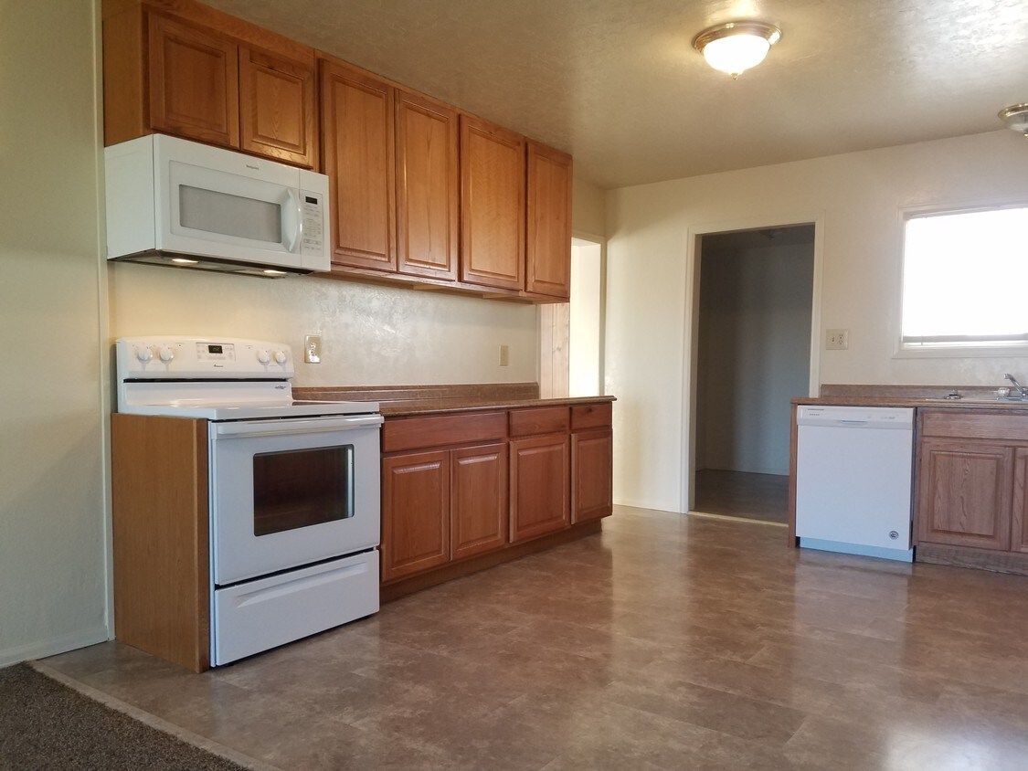 560 Fairview Ln, Rock Springs, WY 82901 House Rental in Rock Springs