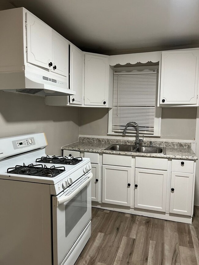 Photo - 1442 W Congress Ave Apartment