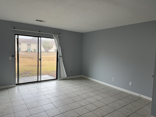 Foto del edificio - 901 Olmstead Dr