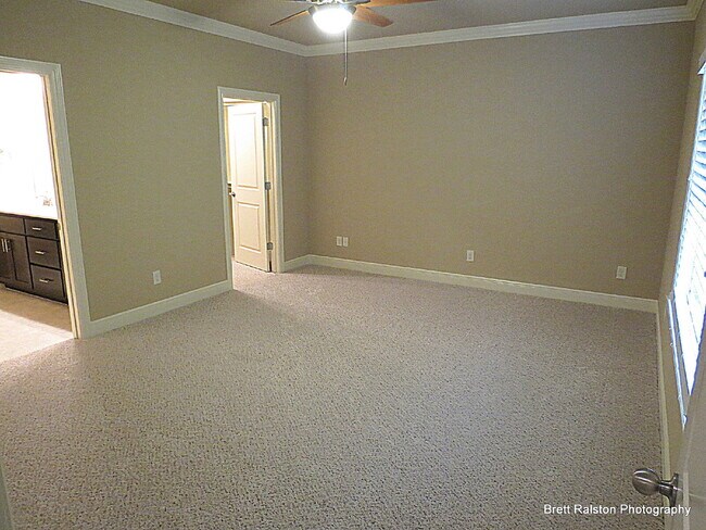 Foto del edificio - 6615 W Valley View Rd