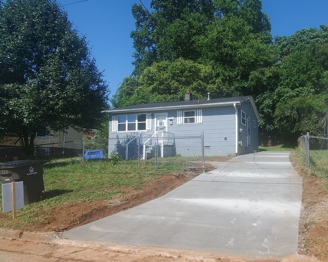 Foto principal - 1432 Douglas St