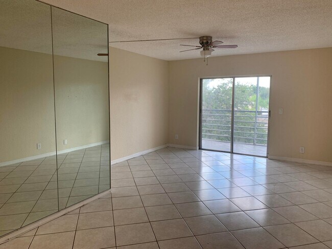 Foto del edificio - 4364 NW 9th Ave