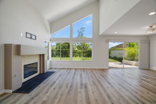 Building Photo - GUARD GATED, BEAUTIFULLY REMODELED CALABAS...