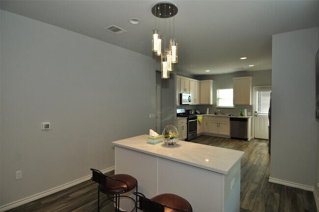 Building Photo - 13408 Latrobe Dr