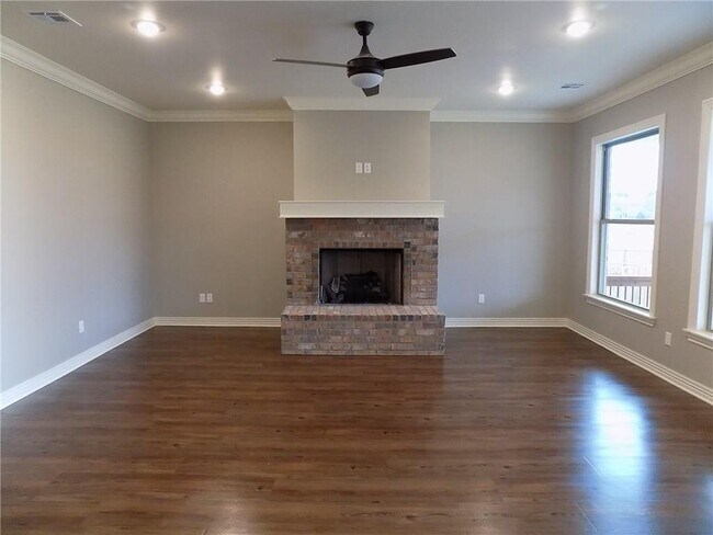 Foto del edificio - 2309 Brook Ln