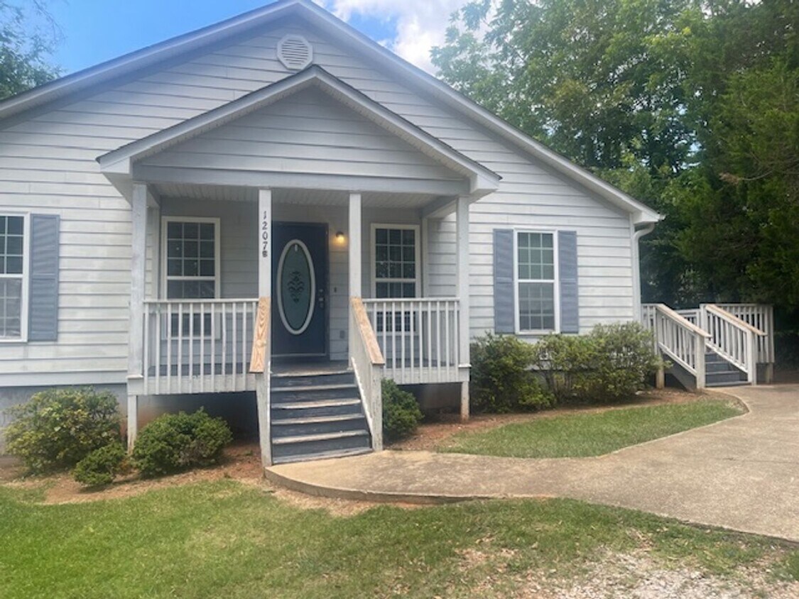 Primary Photo - 1207 Second Avenue