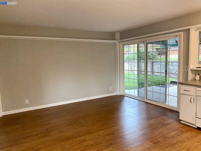 Building Photo - 2103 Jefferson Way