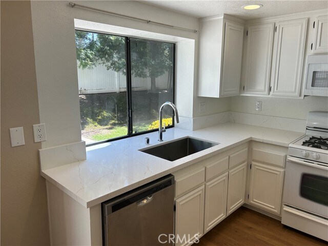 Foto del edificio - 8232 E Flowerwood Ave