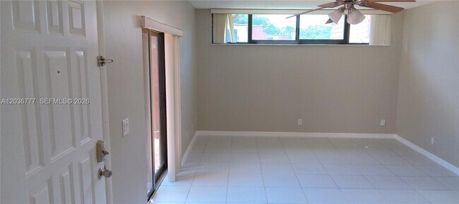 Building Photo - 3841 Victoria Dr