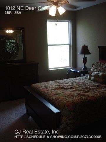 Building Photo - 1012 NE Deer Creek Rd