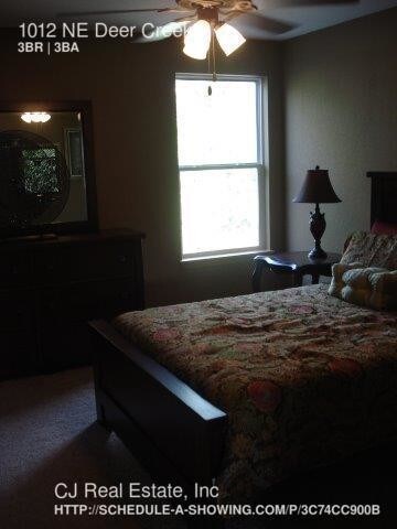 Foto del edificio - 1012 NE Deer Creek Rd