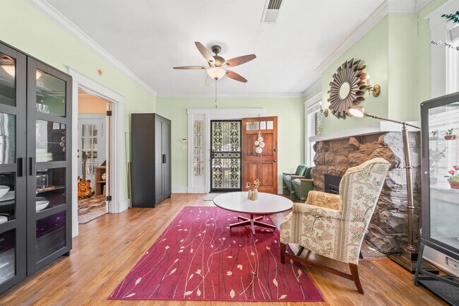 Foto del edificio - 670 Maury St