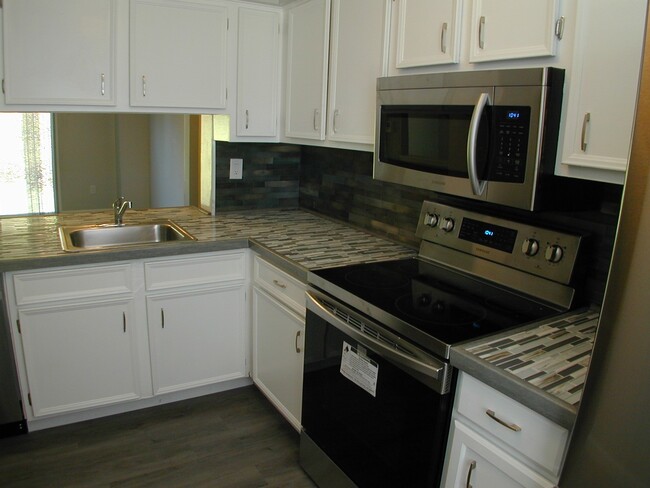 Building Photo - 109 Ligonier Ln