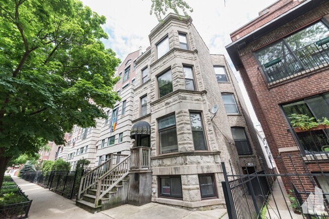 Building Photo - 854 W Buckingham Pl