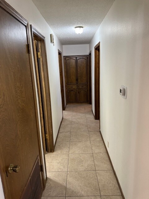 Foto del edificio - 1344 Meadow Ln