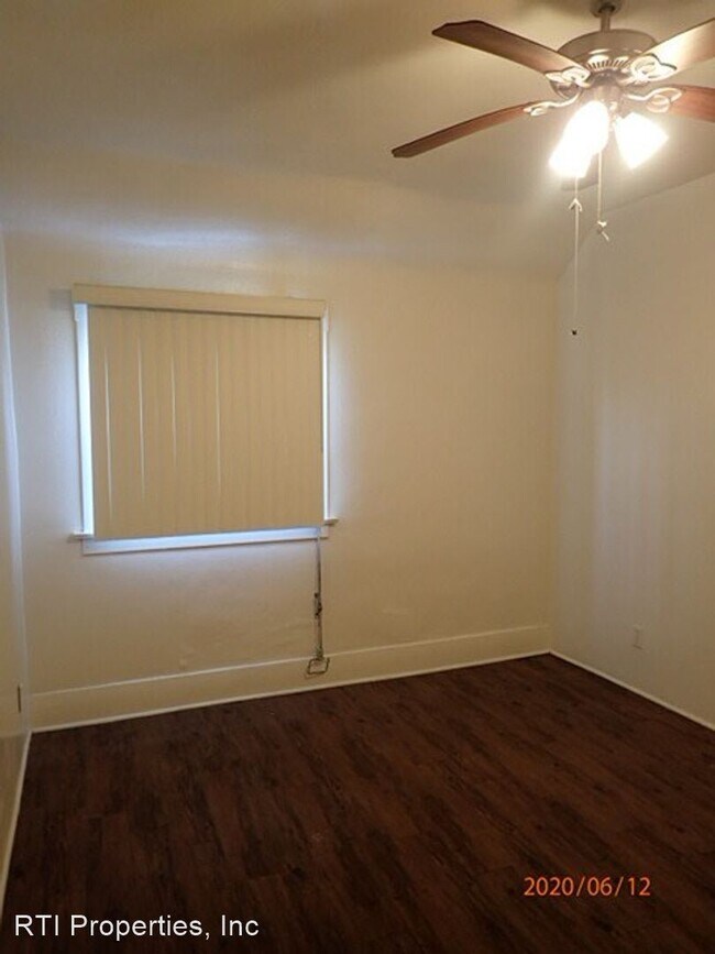 Foto del edificio - 1350 W 4th St