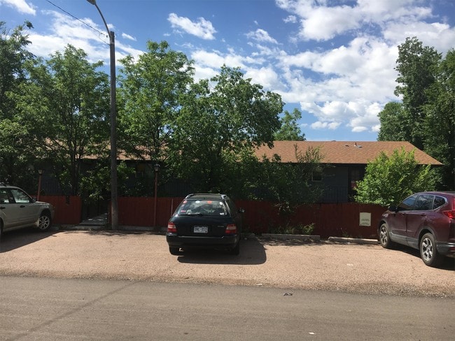 Foto del edificio - 1936 W Uintah St